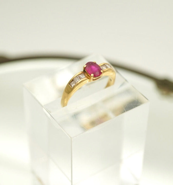 18k Ruby Diamond Ring