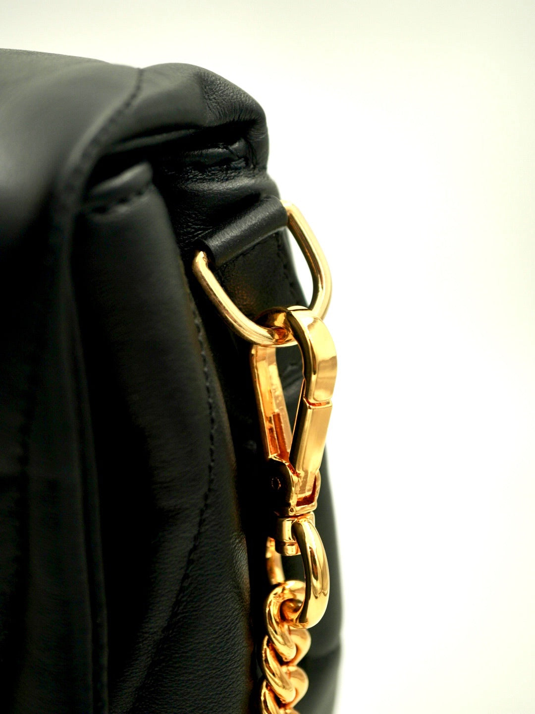 ESCADA NWT black leather quilted heart purse
