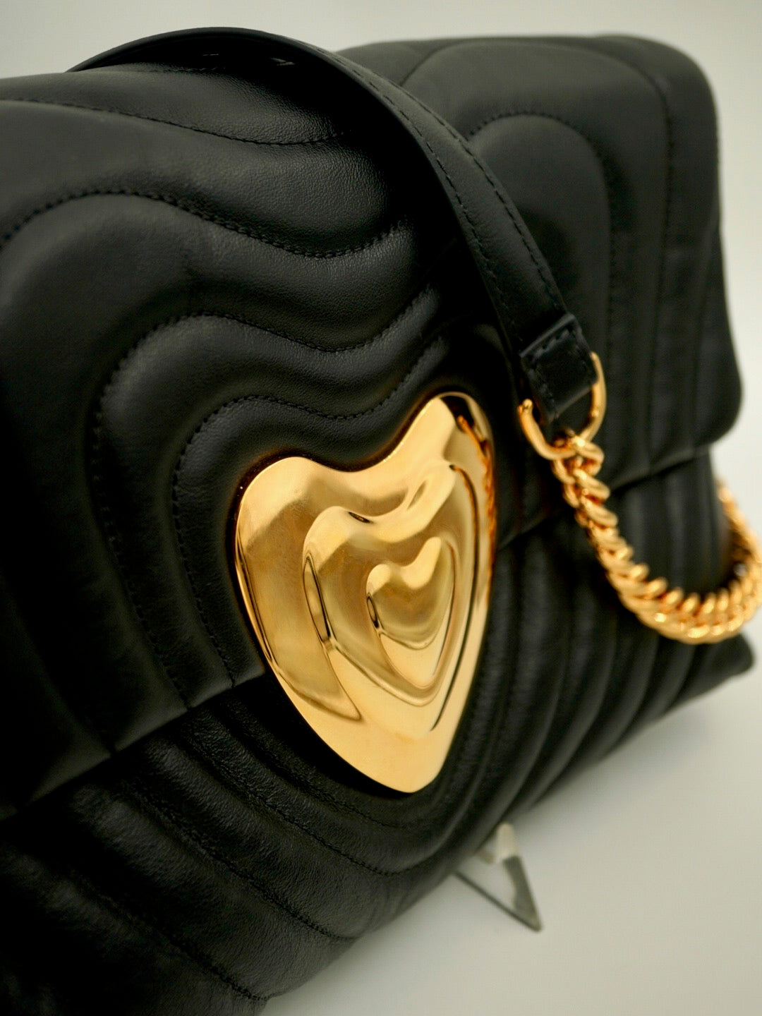 ESCADA NWT black leather quilted heart purse