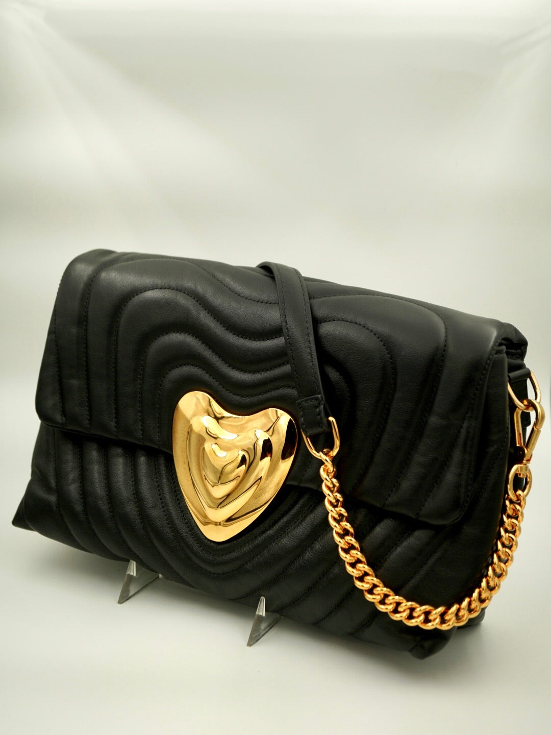 ESCADA NWT black leather quilted heart purse