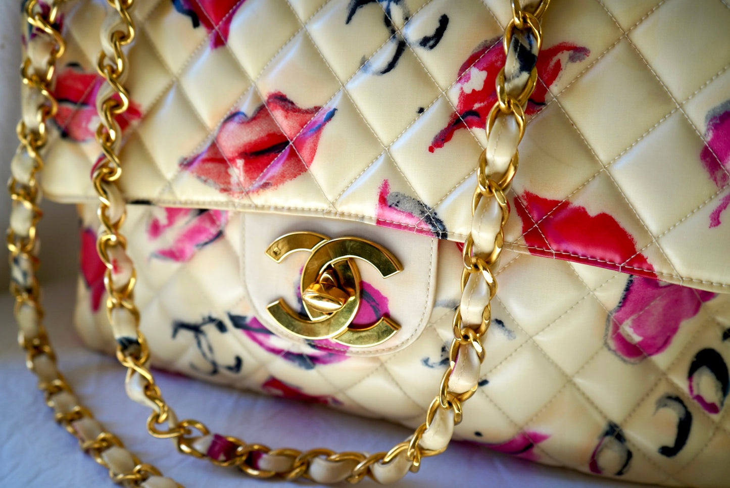 94-96' RARE CHANEL Lips Jumbo Bag