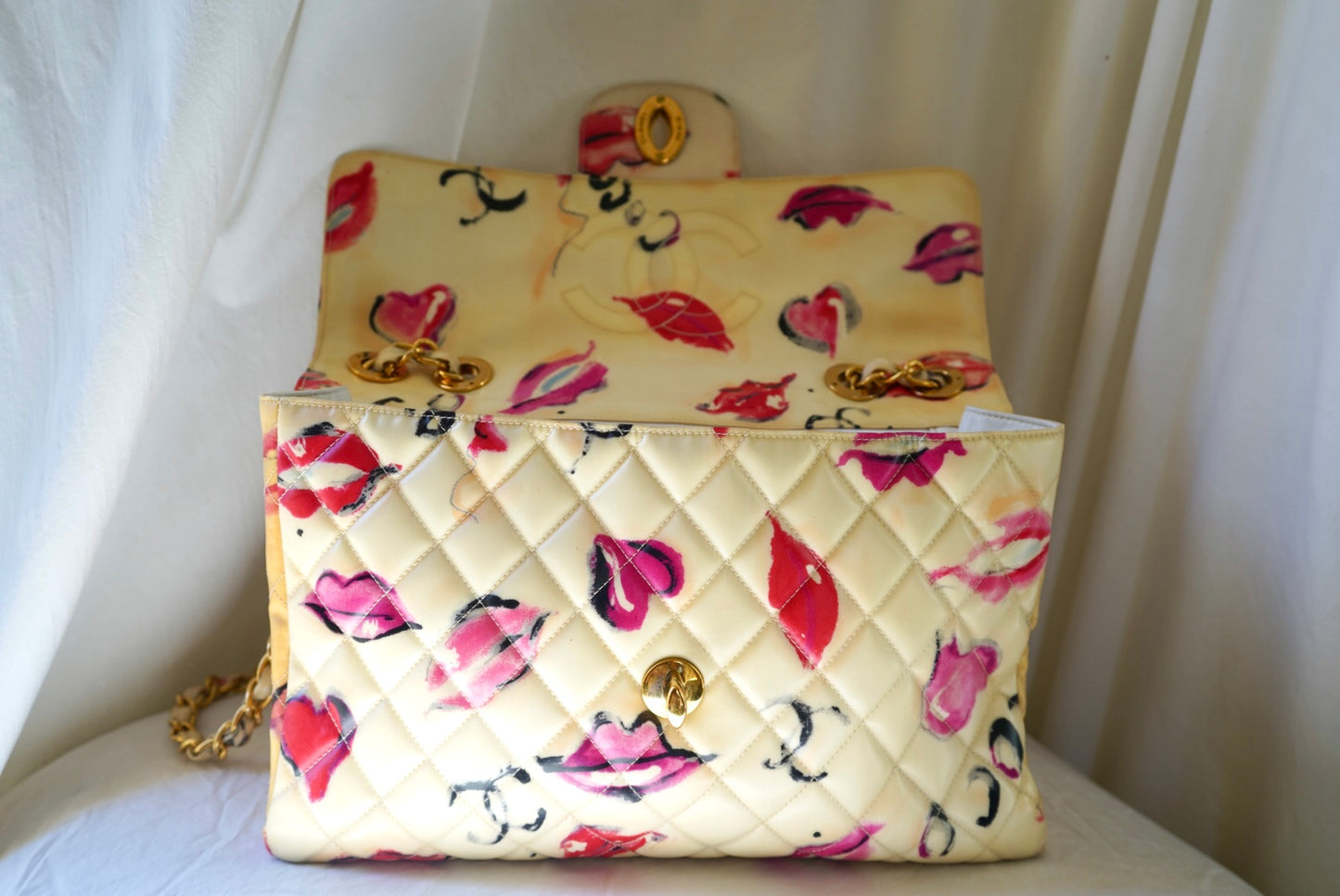 94-96' RARE CHANEL Lips Jumbo Bag