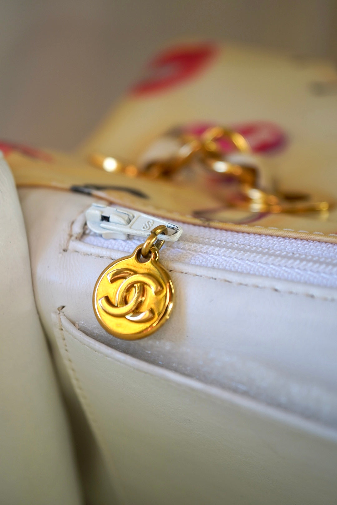 94-96' RARE CHANEL Lips Jumbo Bag